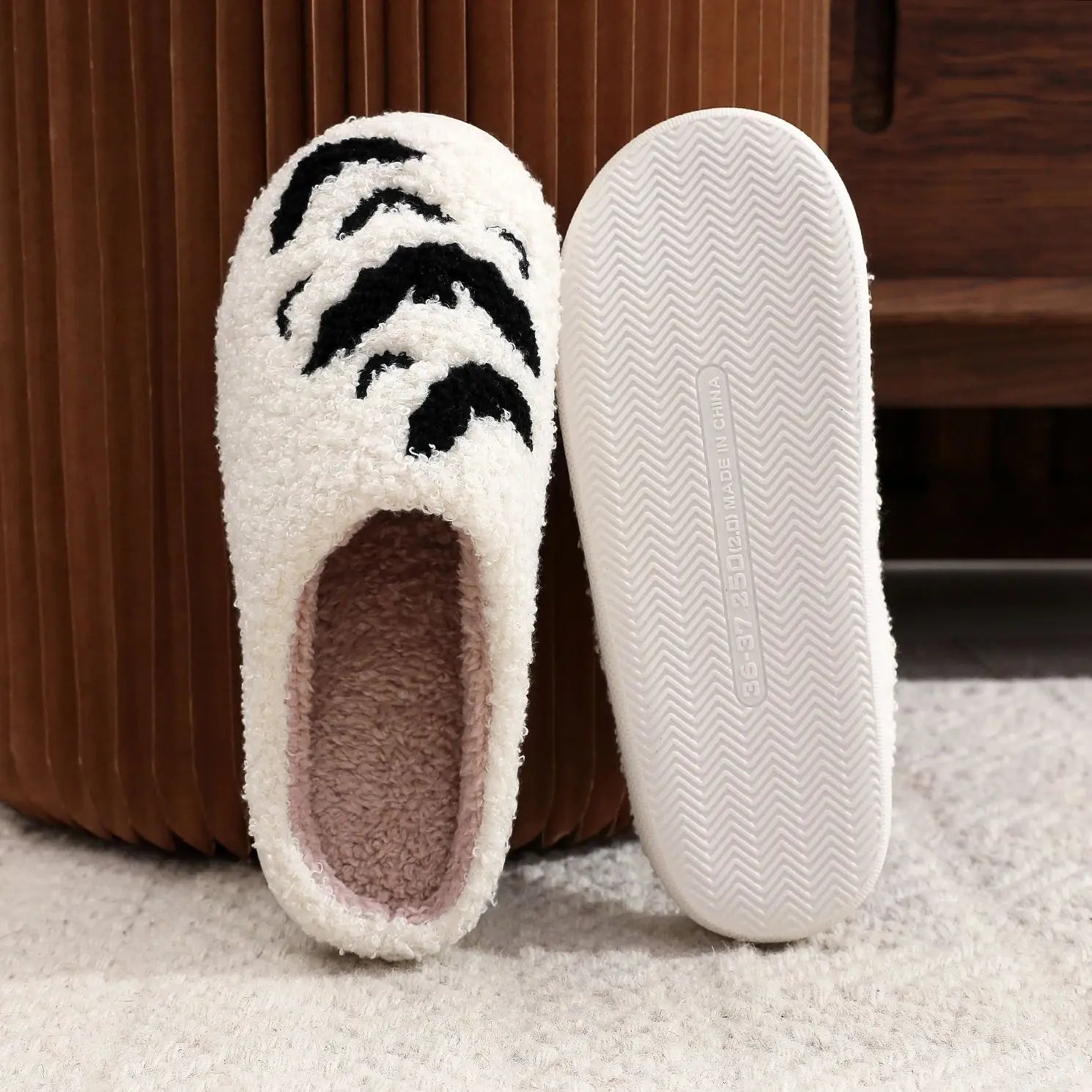 Halloween Bat Pattern Embroidered Plush Home Thick-Soled Comfortable Woolen Cotton Slippers Personalized Warm Non-Slip Indoor Slippers for Men and Women Can Wear Holiday Gifts Good Girls Club