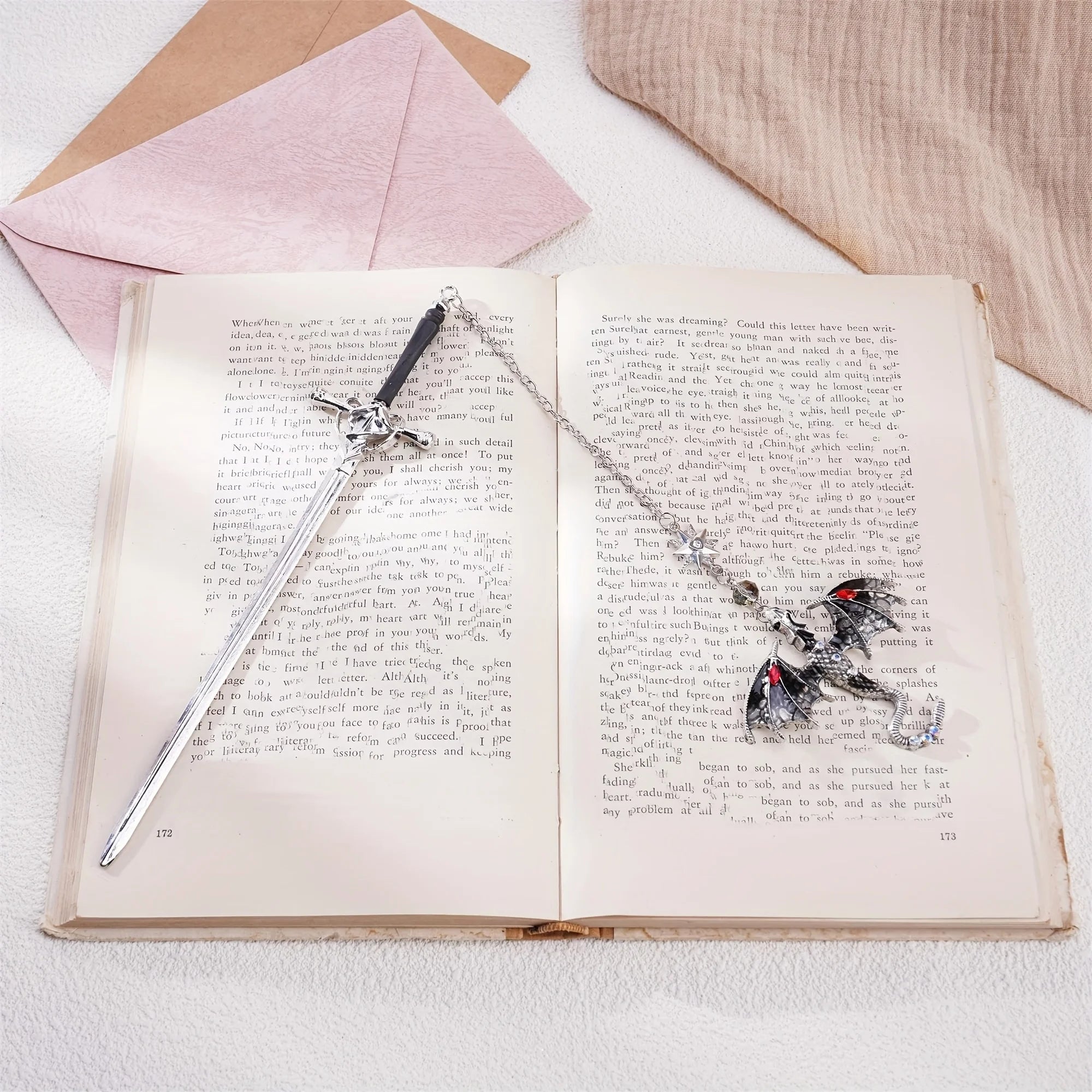 1Pc Sword and Dragon Alloy Bookmark, Gift for Reading Fans, Silver and Gold Fantasy Metal Pendant, Ideal Accessories for Readers, Holiday Hanging Decorations. Good Girls Club